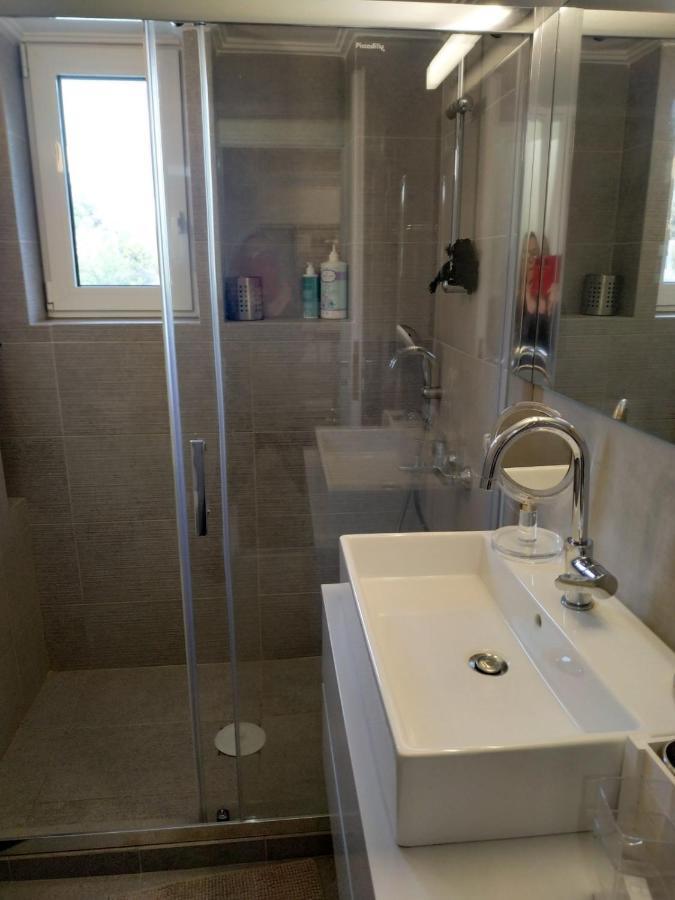 Fully Renovated, Family-Friendly Apartment, Next To A Huge Green Park, In Athens Center Atenas Exterior foto
